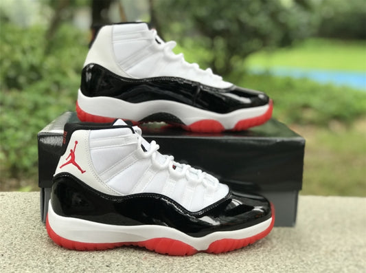 JORDAN 11 RETRO concord Bred